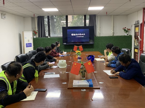 陜煤建設(shè)銅煤公司第十五項(xiàng)目部開展:“安全理念記心中、安全生產(chǎn)促發(fā)展”專題教育活動(dòng)