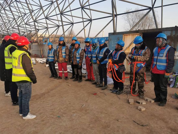 陜煤建設銅煤公司基層項目部：“抗嚴寒，保進度”奮戰(zhàn)正當時