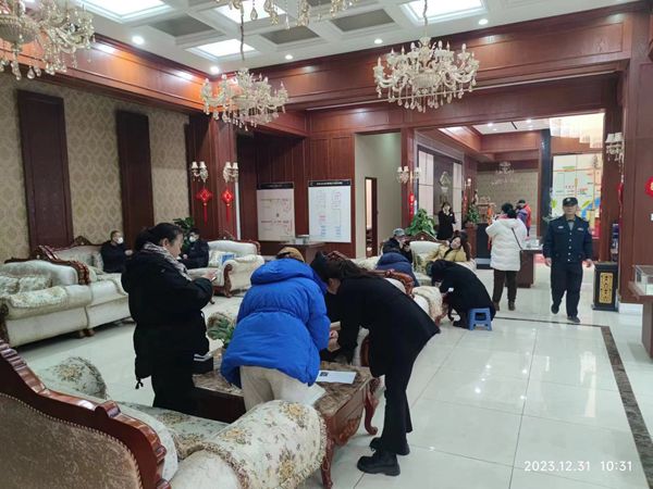 陜煤建設大秦置業(yè)公司：龍灣水境盛大交房 完美收官