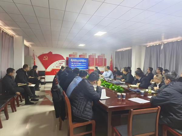 陜煤建設(shè)煤礦運營服務(wù)分公司:緊盯節(jié)日病 從嚴糾四風(fēng)