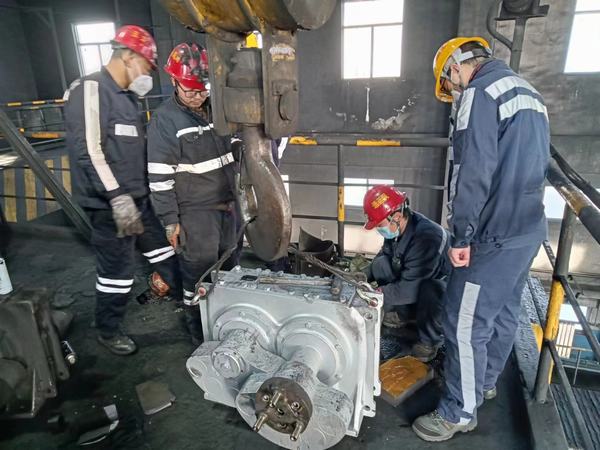 陜煤建設(shè)洗選煤運(yùn)營(yíng)公司澄合山陽(yáng)運(yùn)營(yíng)項(xiàng)目部：打響檢修攻堅(jiān)戰(zhàn)，護(hù)航安全生產(chǎn)行穩(wěn)致遠(yuǎn)