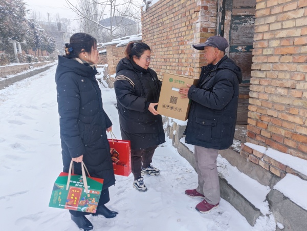 陜煤建設(shè)礦建三公司：節(jié)前送關(guān)懷，讓愛心溫暖寒冬