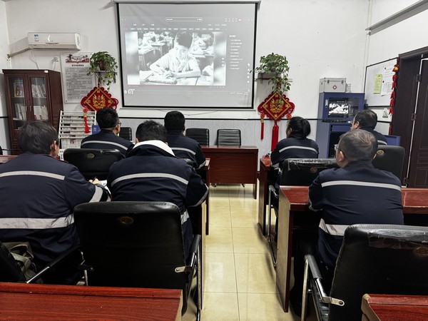 陜煤建設(shè)洗選煤運(yùn)營公司澄合山陽運(yùn)營項(xiàng)目部：學(xué)習(xí)雷鋒精神，譜寫時代之光