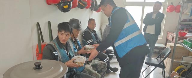 陜煤建設(shè)韓城分公司安裝第四項目部：一碗熱乎飯，情暖眾人心
