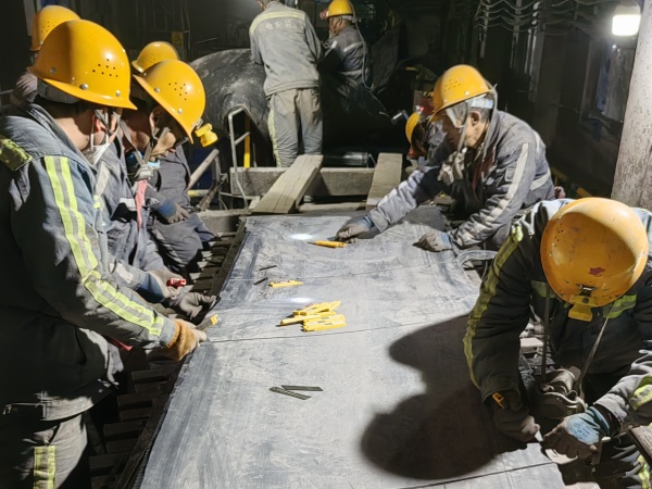 陜煤建設(shè)機電安裝公司：凝心聚力忙檢修，爭分奪秒不停歇