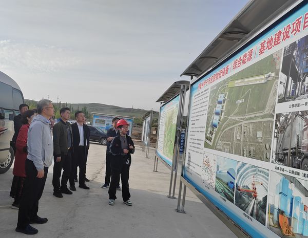 江西省贛州市委常委、副市長竇良坦蒞臨陜煤建設(shè)天工公司新疆第一項(xiàng)目部調(diào)研指導(dǎo)工作