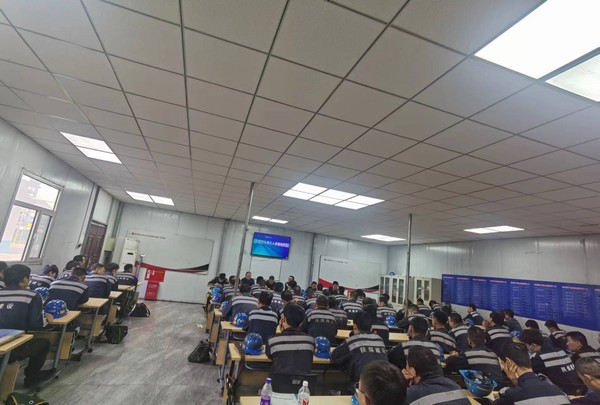 陜煤建設(shè)洗選煤運(yùn)營(yíng)公司紅柳林洗煤廠項(xiàng)目部： 環(huán)環(huán)相扣  弘美德  揚(yáng)風(fēng)尚  守錢袋