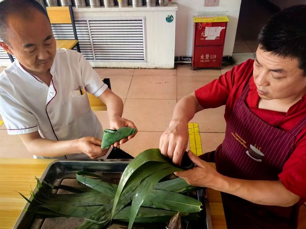 陜煤建設(shè)洗選煤運(yùn)營(yíng)公司檸條塔運(yùn)營(yíng)項(xiàng)目部開展“濃情端午節(jié)，‘粽’享好時(shí)光”主題活動(dòng)