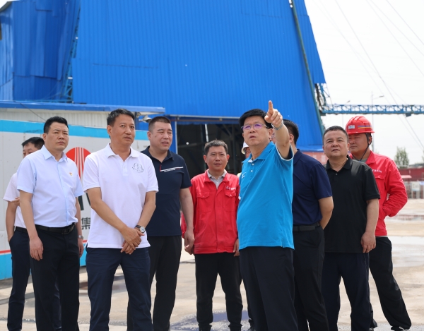 榆北煤業(yè)有限公司領(lǐng)導(dǎo)石增武赴袁大灘煤礦項目檢查指導(dǎo)工作