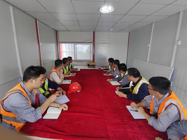 陜煤建設(shè)銅煤公司第十三項(xiàng)目部：精心調(diào)配安全餐 筑牢生產(chǎn)安全線