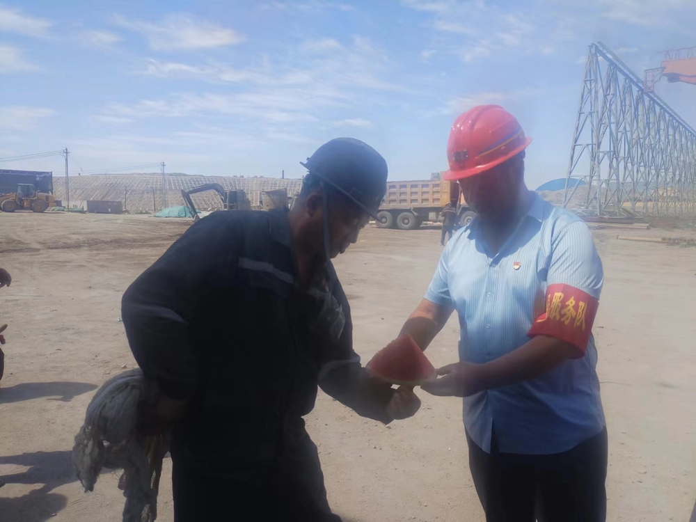 陜煤建設(shè)礦建二公司：戰(zhàn)高溫斗酷熱 礦建職工不服“暑”