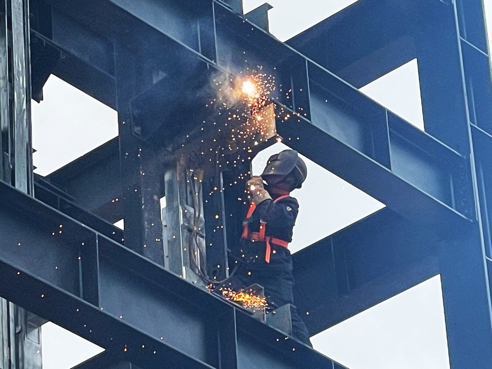 中秋堅(jiān)守，詮釋別樣“團(tuán)圓”