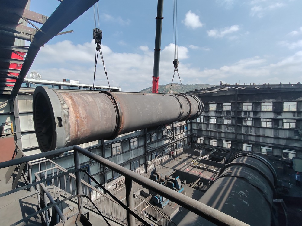 陜煤建設(shè)天工公司順利完成大佛寺礦東廣場兩臺(tái)煤泥烘干滾筒拆除任務(wù)