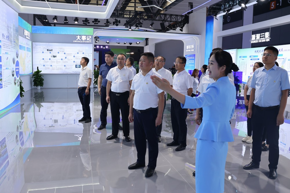 陜煤建設(shè)赴第八屆絲博會(huì)現(xiàn)場參觀學(xué)習(xí)