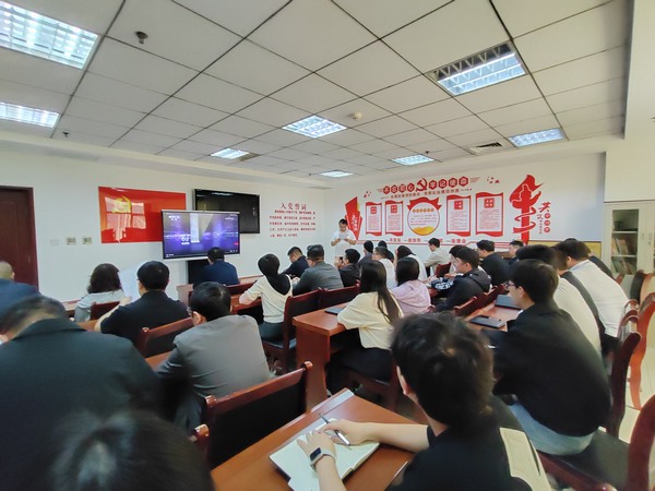 陜煤建設(shè)煤礦運(yùn)營服務(wù)分公司：國慶佳節(jié)  強(qiáng)黨性  糾“四風(fēng)”  筑廉潔