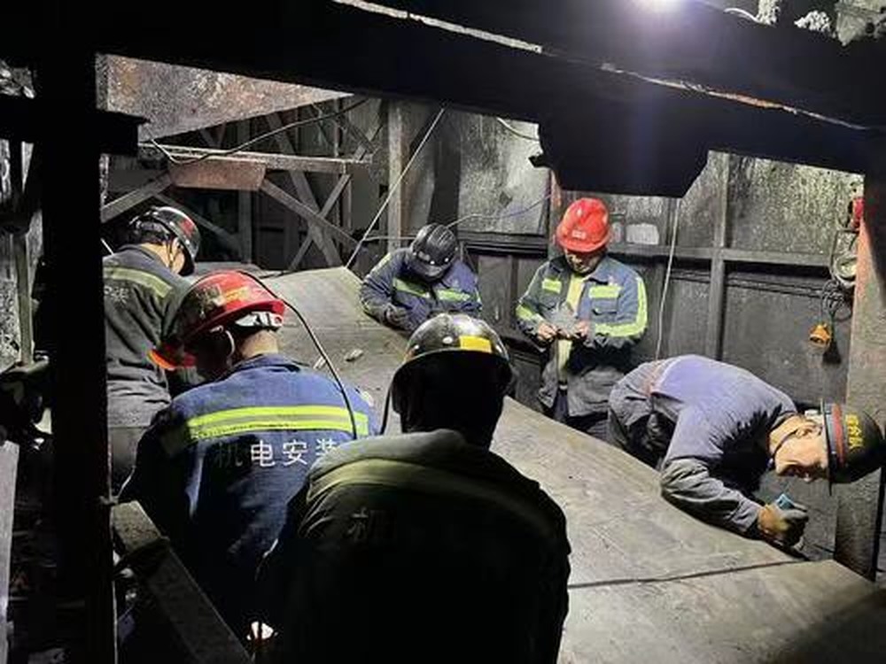 陜煤建設(shè)機(jī)電安裝公司建莊項(xiàng)目部：更新?lián)Q“帶”，保礦井安全生產(chǎn)