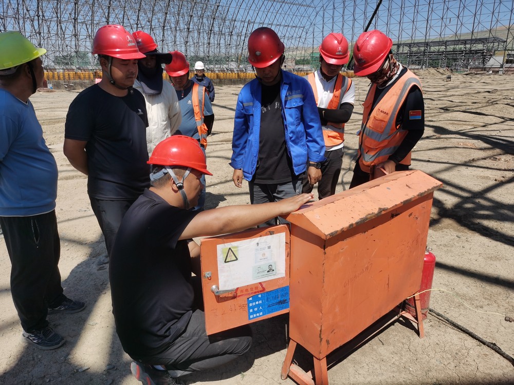 陜煤建設(shè)天工公司新疆第一項(xiàng)目部：繃緊安全管理弦，奏響百安行動(dòng)樂章