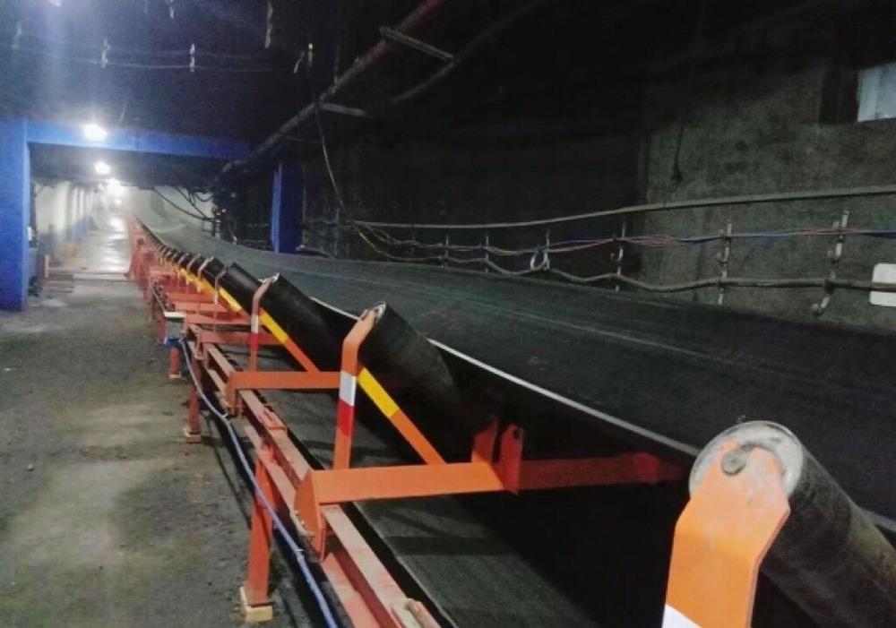 陜煤建設(shè)韓城分公司安裝四項(xiàng)目部：文家坡礦井及選煤廠42盤區(qū)帶式輸送機(jī)設(shè)備及配電安裝工程順利通過(guò)竣工驗(yàn)收