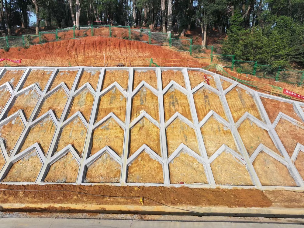 陜煤建設(shè)西北分公司：攻堅(jiān)克難啃“骨頭”、邊坡治理顯成效