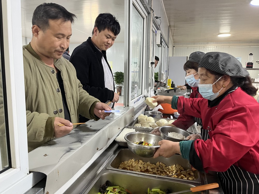 陜煤建設(shè)礦建三公司：冬季施工“有溫度”，后勤保障“暖人心”