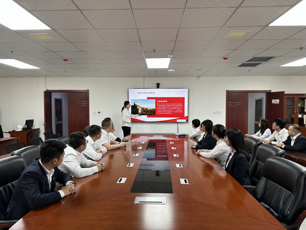 陜煤建設(shè)洗選煤運(yùn)營(yíng)公司開展“弘揚(yáng)憲法精神，維護(hù)憲法權(quán)威”國(guó)家憲法日主題宣傳活動(dòng)