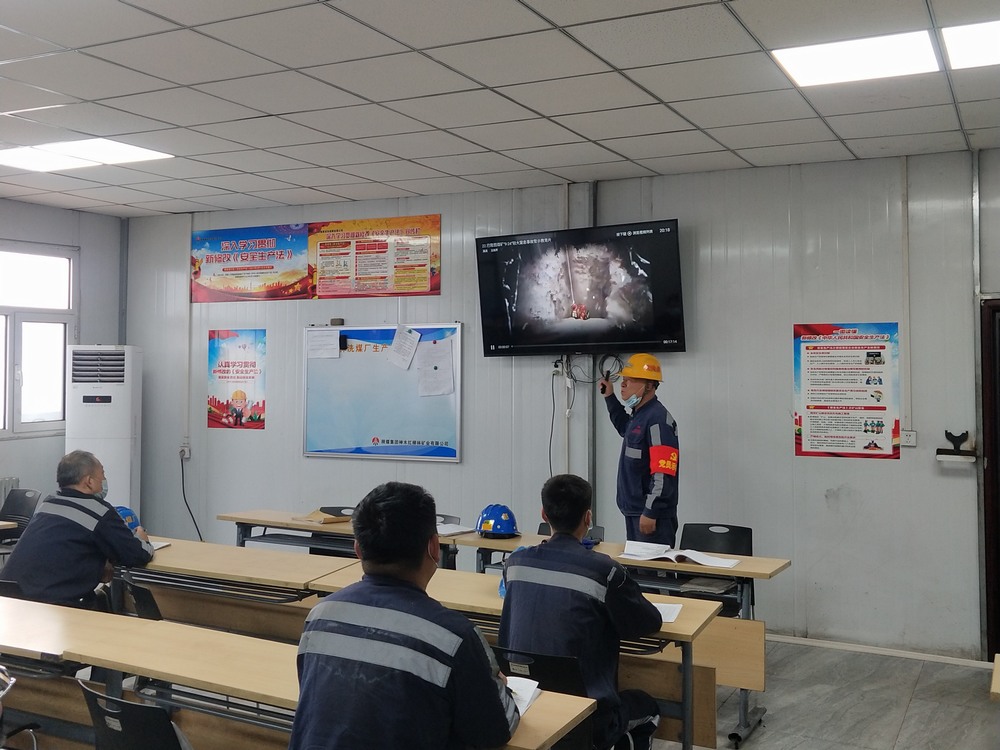 陜煤建設(shè)洗選煤運(yùn)營(yíng)公司紅柳林洗煤廠(chǎng)項(xiàng)目部：點(diǎn)燃三盞明燈，全力照亮機(jī)械設(shè)備“安全航程”