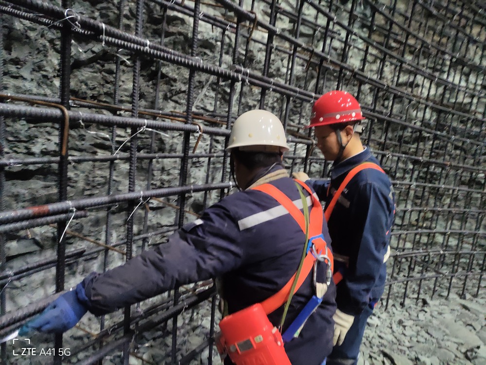 喜報(bào)！陜煤建設(shè)礦建二公司施工的曹家灘煤礦副立井井筒大斷面壁座施工驗(yàn)收完畢