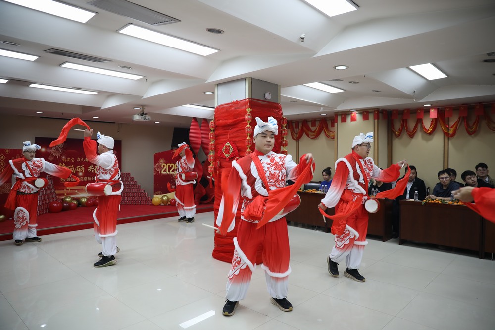 陜煤建設(shè)路橋分公司開展“話安全、慶元旦、迎新春”游藝聯(lián)歡會