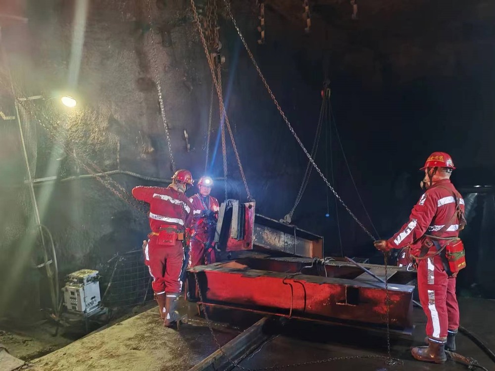 陜煤建設(shè)機電安裝公司：崗位上的春節(jié)，他們的堅守很 “燃”