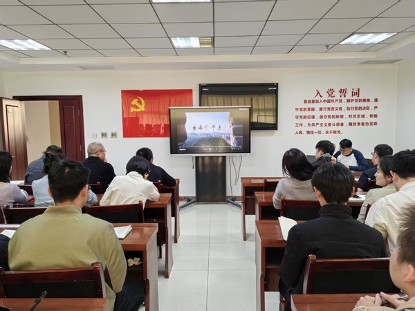 陜煤建設(shè)煤礦運(yùn)營服務(wù)分公司：強(qiáng)化理論武裝 筑牢安全發(fā)展根基