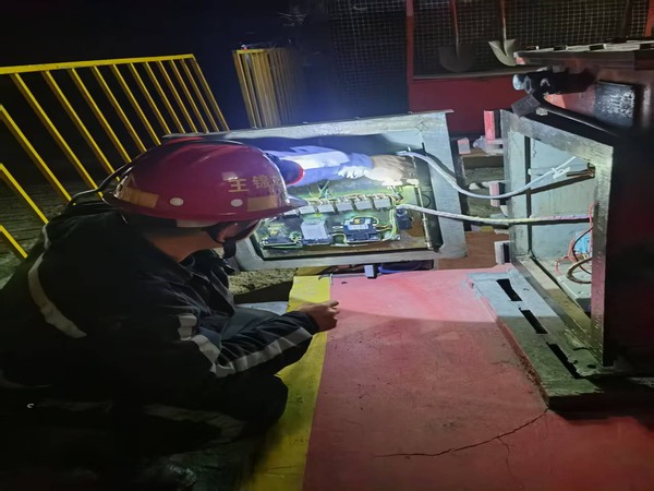 陜煤建設(shè)煤礦運營服務(wù)分公司:“五一”節(jié)日的堅守?fù)?dān)當(dāng)