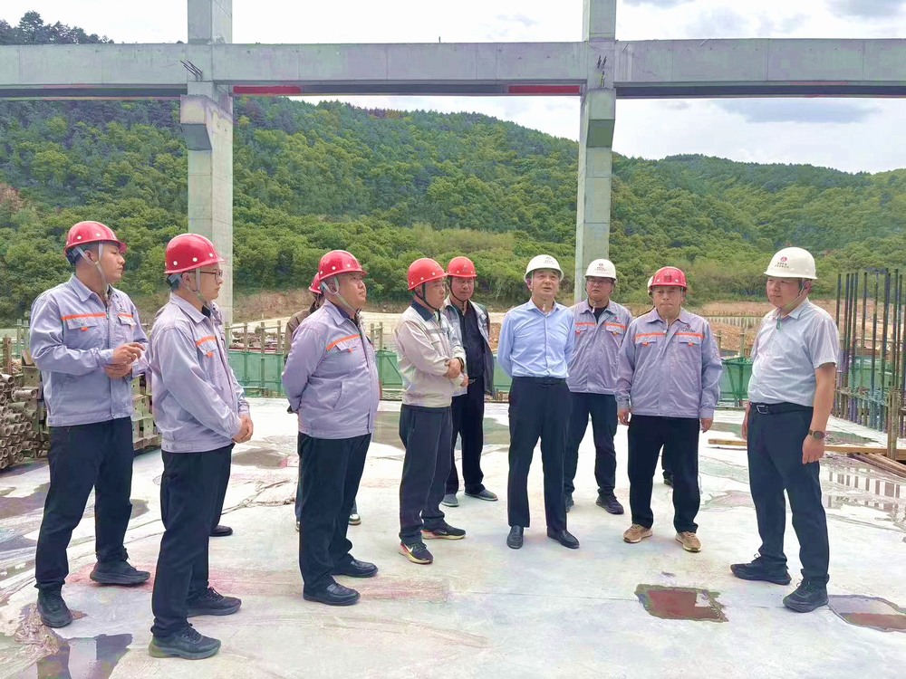 黃陵礦業(yè)集團黨委副書記、總經(jīng)理趙小兵“五一”期間深入天工公司基層項目檢查指導(dǎo)