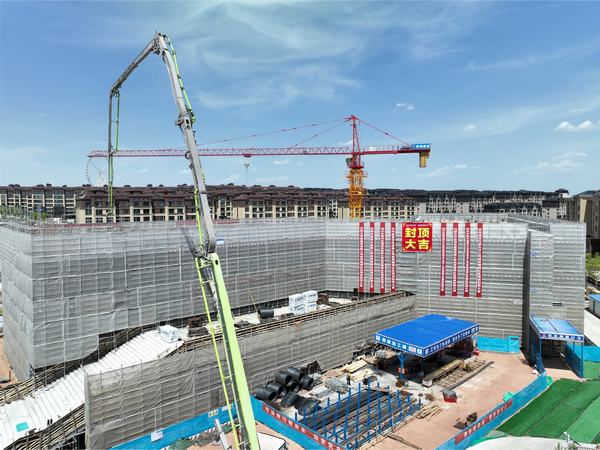 陜煤建設內蒙古分公司康巴什區(qū)棲湖社區(qū)嵌入式服務中心項目順利封頂