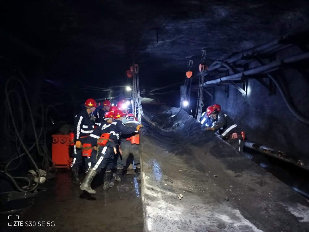 班班聯(lián)動、環(huán)環(huán)相扣！陜煤建設(shè)韓城分公司張家峁項目部“雙一流”班組打造安全生產(chǎn)“動態(tài)防護(hù)鏈”