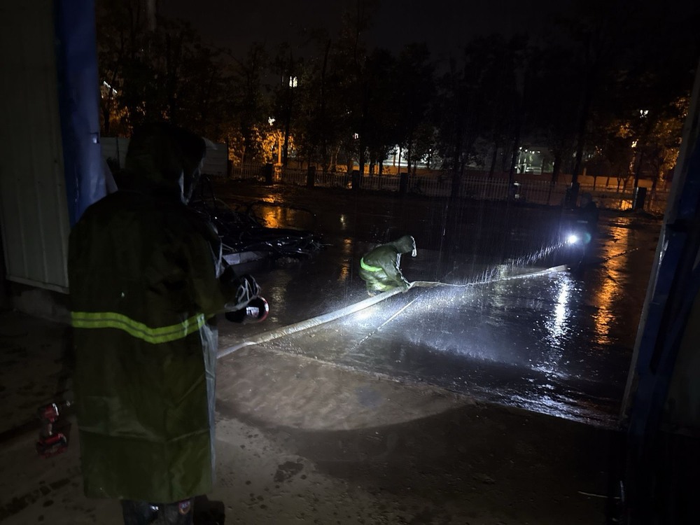 風(fēng)雨中的擔(dān)當(dāng)！陜煤建設(shè)銅煤公司基層項(xiàng)目部強(qiáng)降雨應(yīng)對紀(jì)實(shí)