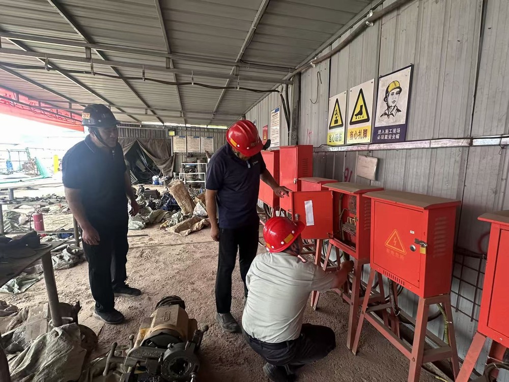 安全生產(chǎn)不放假，應(yīng)急值守不“打烊”—陜煤建設(shè)礦建二公司開(kāi)展“雙節(jié)”期間安全生產(chǎn)大排查