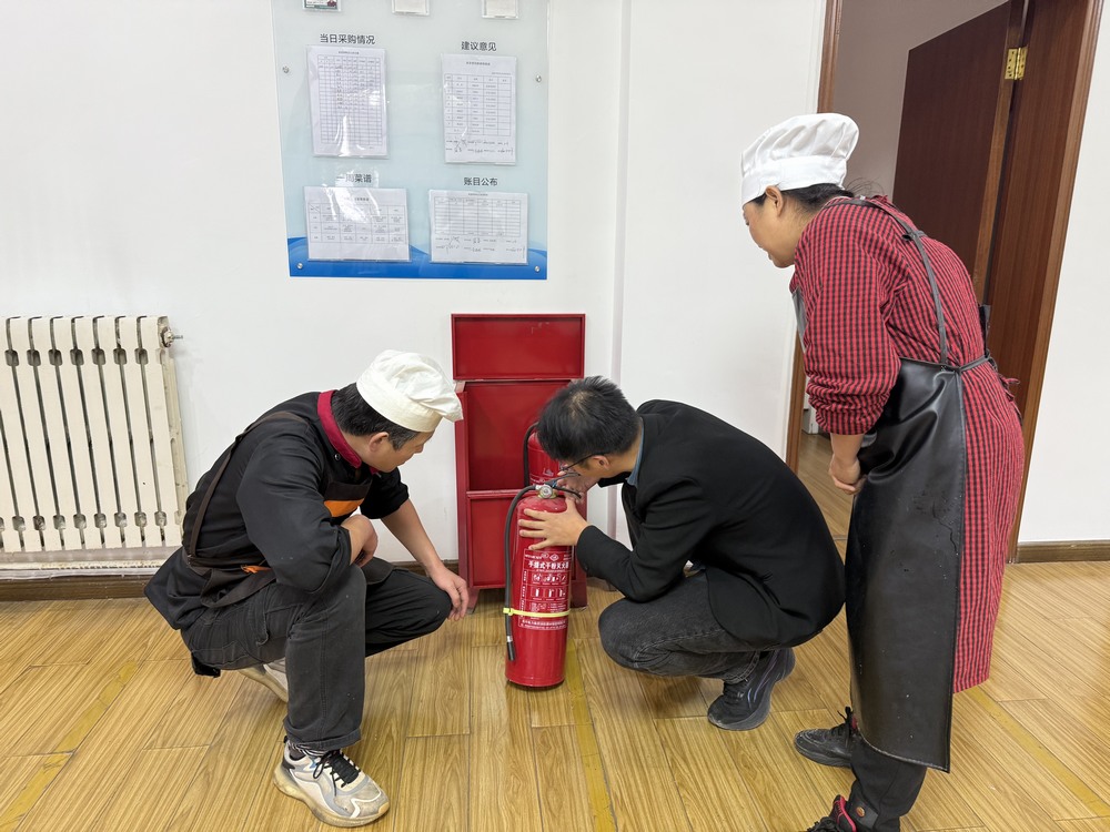 陜煤建設(shè)銅煤公司：多點(diǎn)發(fā)力織密安全網(wǎng)，全員行動(dòng)護(hù)航發(fā)展路