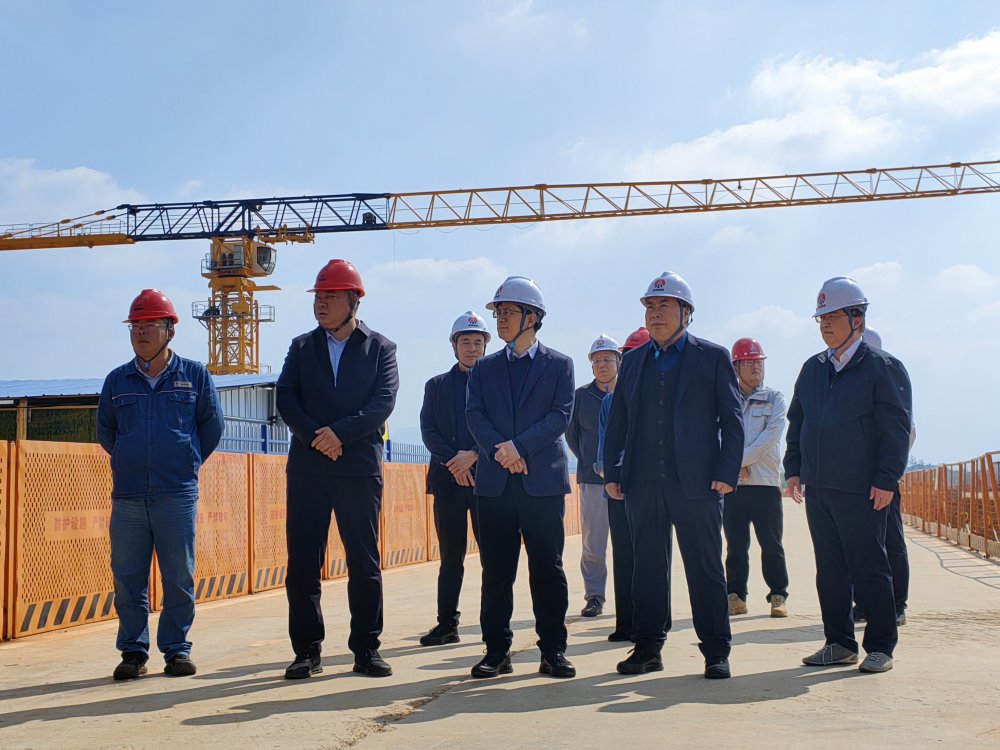 省紀(jì)委監(jiān)委駐陜煤集團(tuán)紀(jì)檢監(jiān)察組組長(zhǎng)、集團(tuán)黨委委員、紀(jì)委書記閆恒光一行深入陜煤汨羅電廠項(xiàng)目調(diào)研指導(dǎo)工作