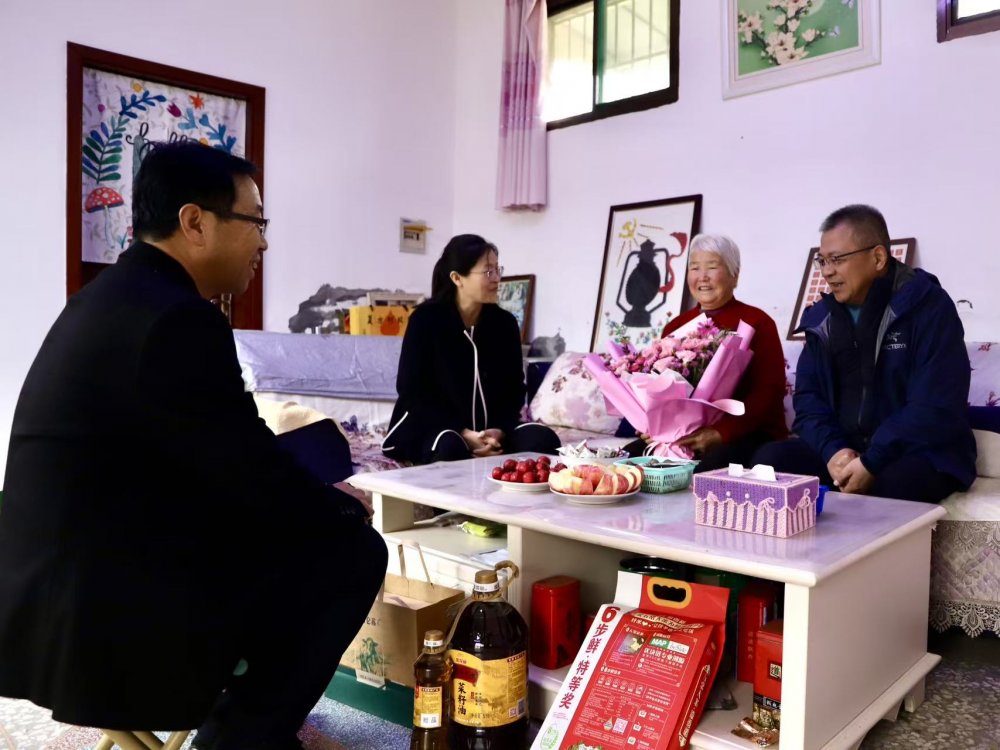 陜煤建設(shè)機(jī)電安裝公司：重陽(yáng)慰問(wèn)暖人心 敬老愛親顯擔(dān)當(dāng)