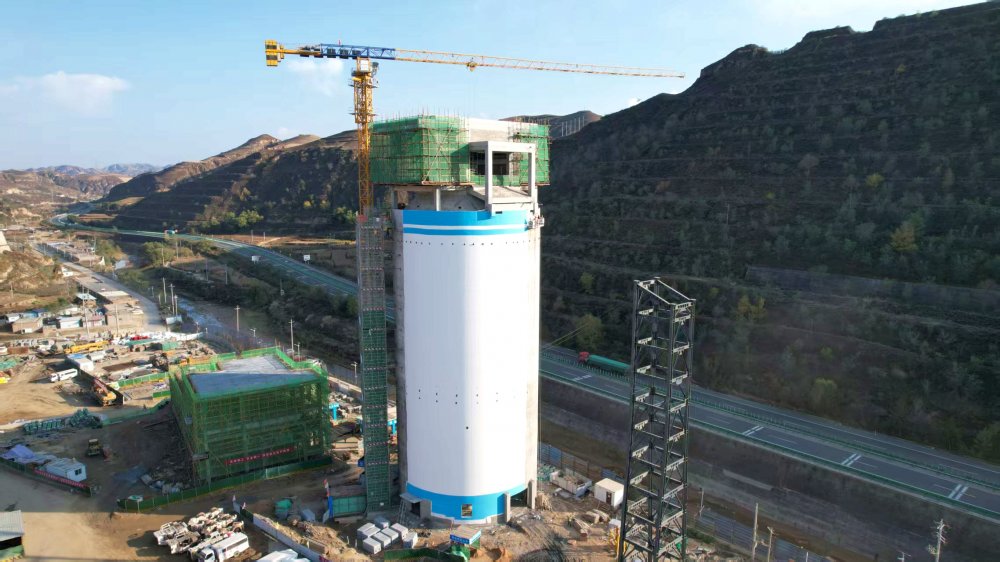 提前2天落位！橫山天云煤礦棧橋鋼支架架起“運輸樞紐”，12月投產(chǎn)再添保障