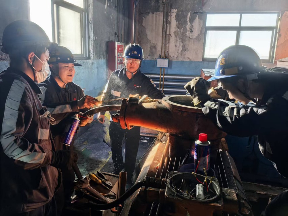 陜煤建設(shè)洗選煤運(yùn)營(yíng)公司：“破擊利刃”  把脈冬季運(yùn)輸安全