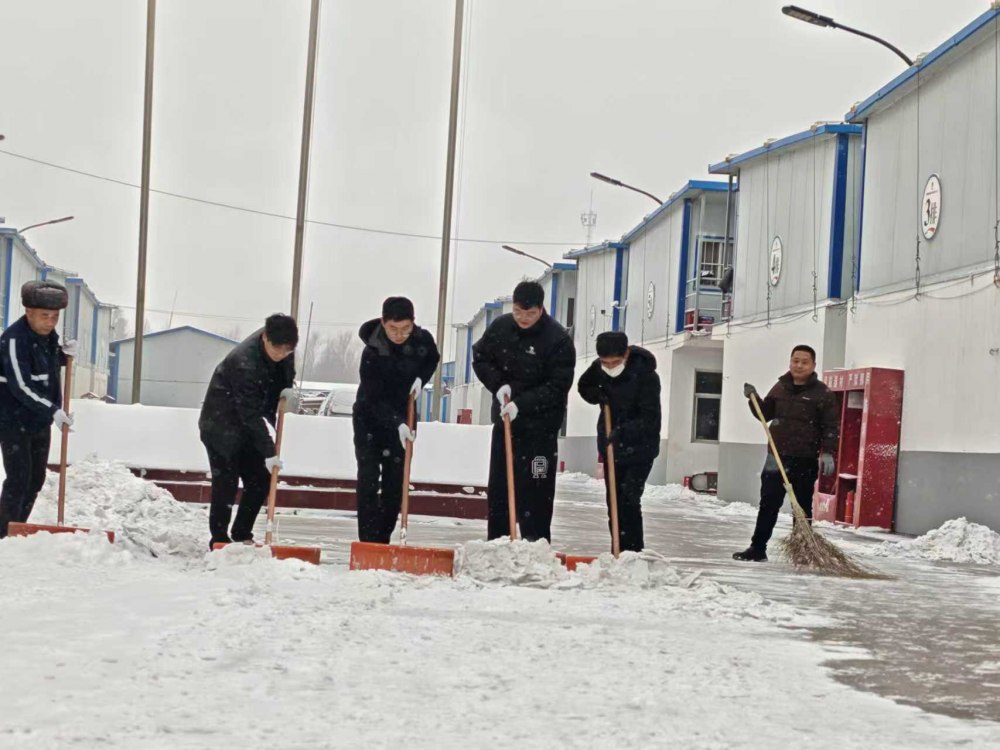 陜煤建設(shè)煤礦運(yùn)營服務(wù)分公司：設(shè)備“御醫(yī)”開良方，雪后問診保平安
