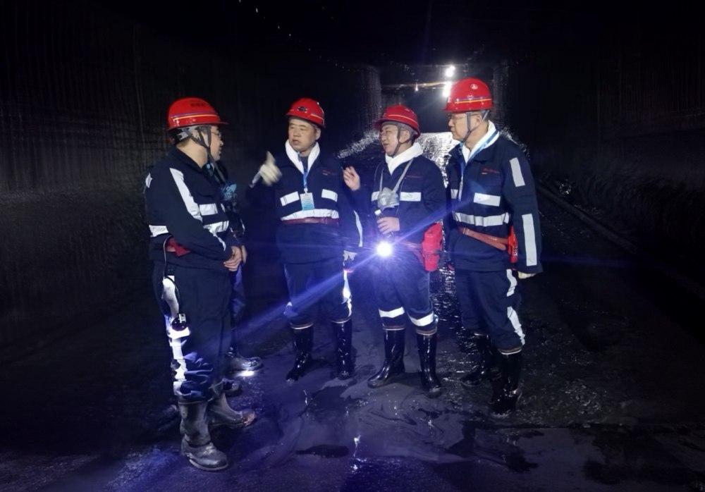 陜煤集團(tuán)對(duì)陜煤建設(shè)開展四季度安全督查暨消防專項(xiàng)檢查