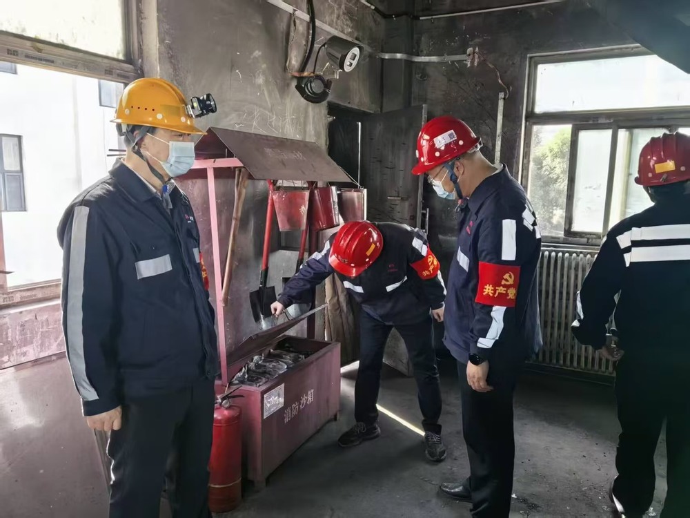 陜煤建設(shè)洗選煤運(yùn)營(yíng)公司檸條塔運(yùn)營(yíng)項(xiàng)目部黨支部：開(kāi)展 “黨建引領(lǐng)聚合力，實(shí)干擔(dān)當(dāng)促發(fā)展”主題黨日活動(dòng)