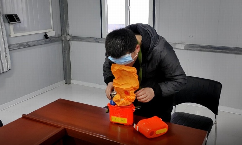 安全為基  扣緊“第一?？圩印?></div>
                                <div   id=