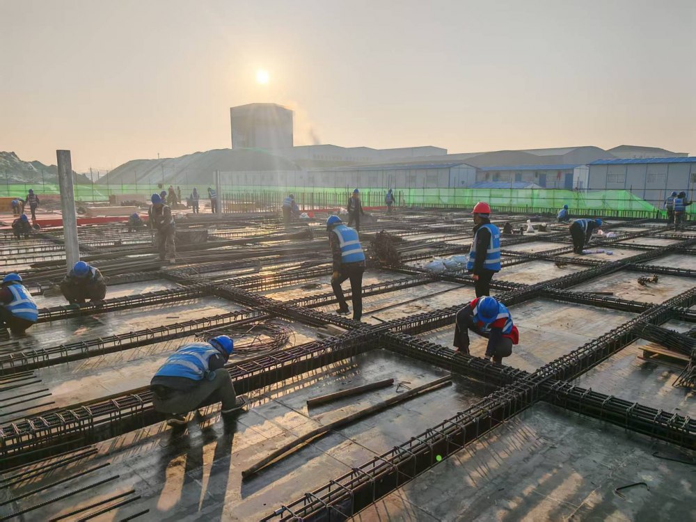 奮戰(zhàn)十八晝夜，澆筑信陽(yáng)新篇章